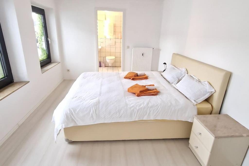Luna City-Apartment 80Qm 2 Zimmer 2 Baeder 20Km Messe Airport Κρέφελντ Εξωτερικό φωτογραφία